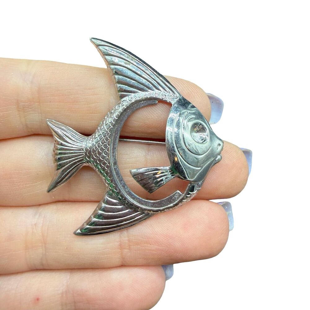 Vintage Jewelry Silver Tone Fish Brooch Pin